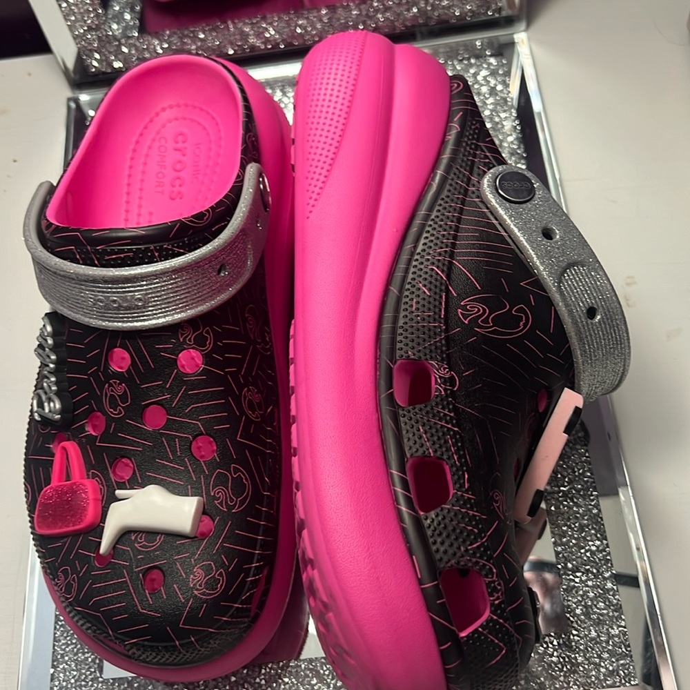 Croc x Barbie NWOT Size 11W/9M